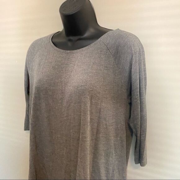 LINDEX Gray 3/4 Sleeve High Low Blouse Crew Neck - Picture 5 of 8